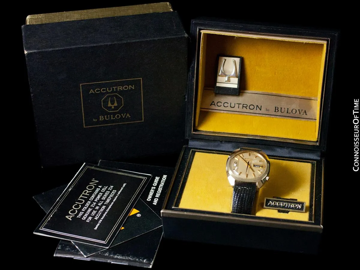 1972 Bulova (Accutron) Accuquartz Retro Mens Day Date Watch - 14K Solid Gold with Diamond