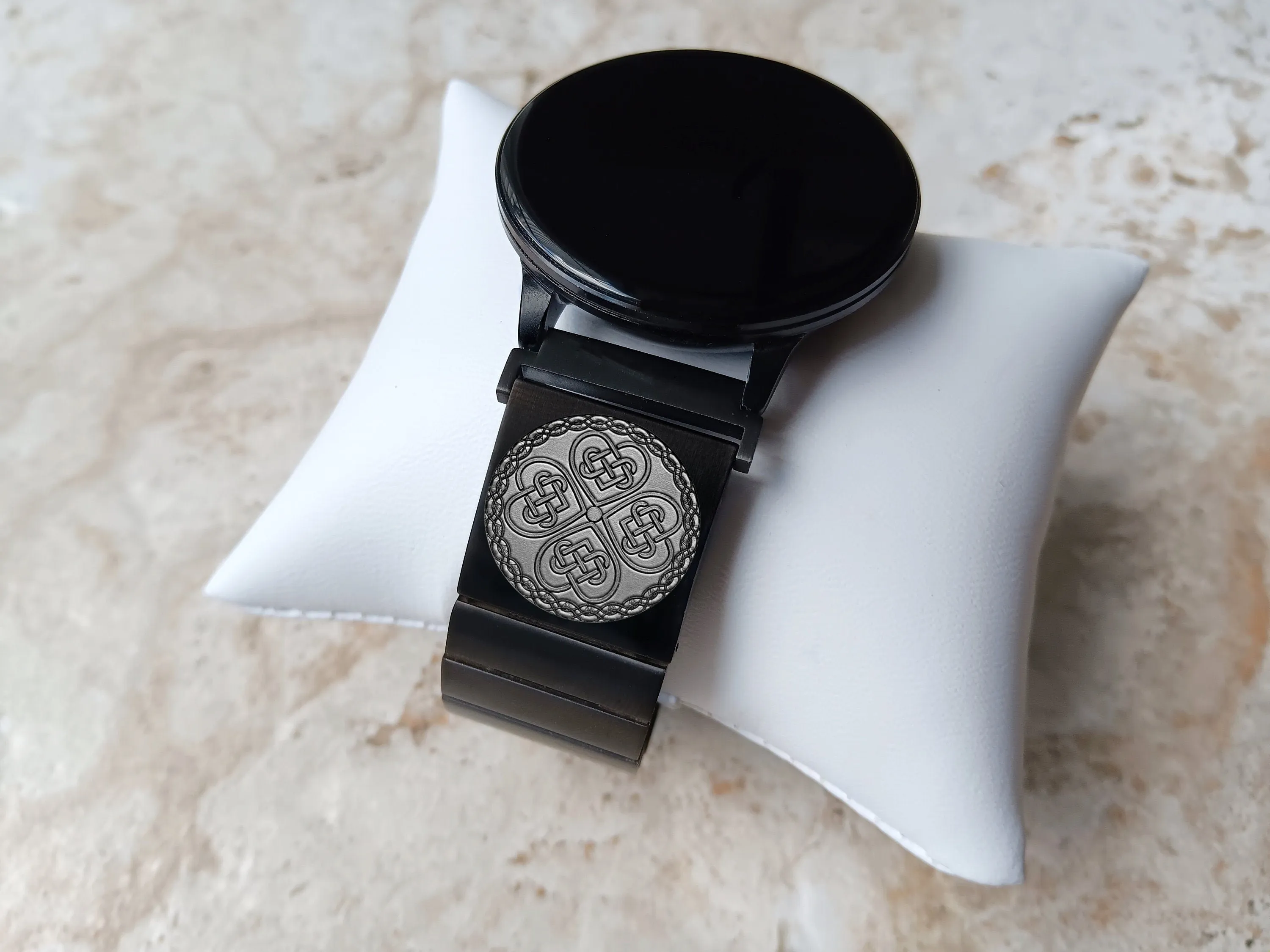 Celtic Clover Engraved Watch Band for 20mm Width Lugs Traditional Casual Luxury & Smartwatches Black Stainless Steel Strap Bracelet CC3 -A20