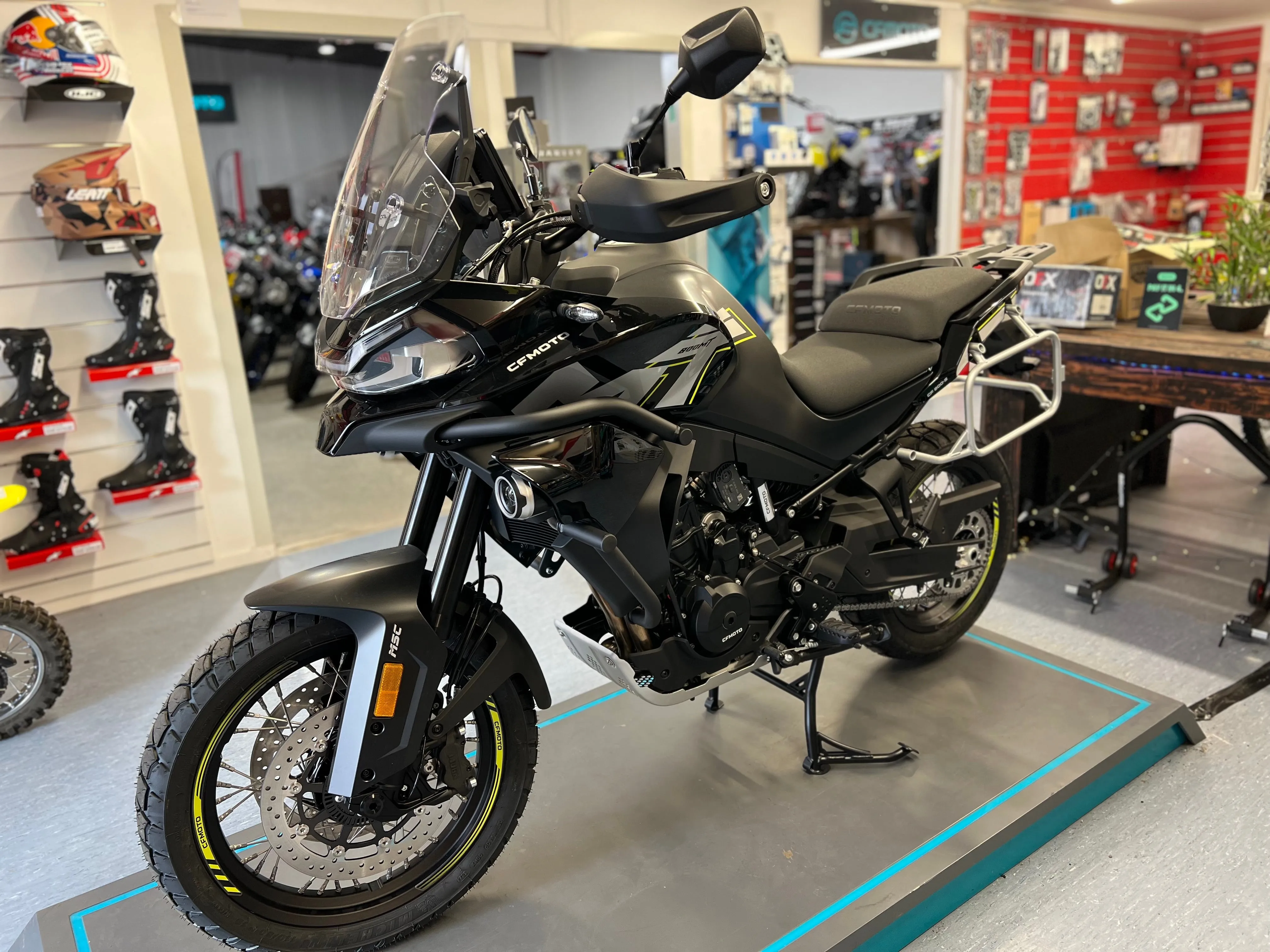 CFMOTO 800MT EXPLORE 2025