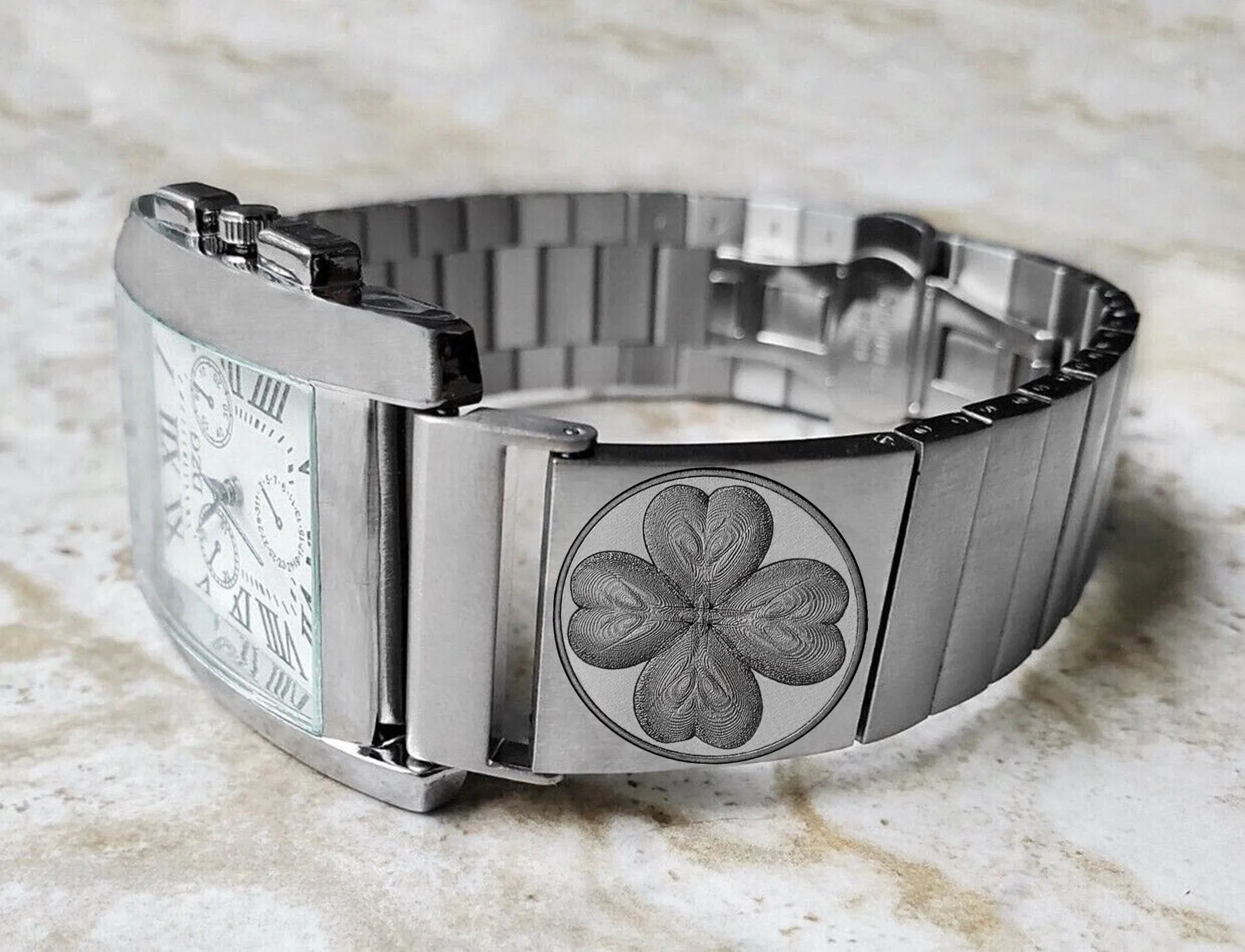 Four Leaf Clover Engraved Band for 22mm 24mm 25mm Lugs Traditional Casual Luxury and Smartwatches Silver Color Stainless Steel Strap SR1