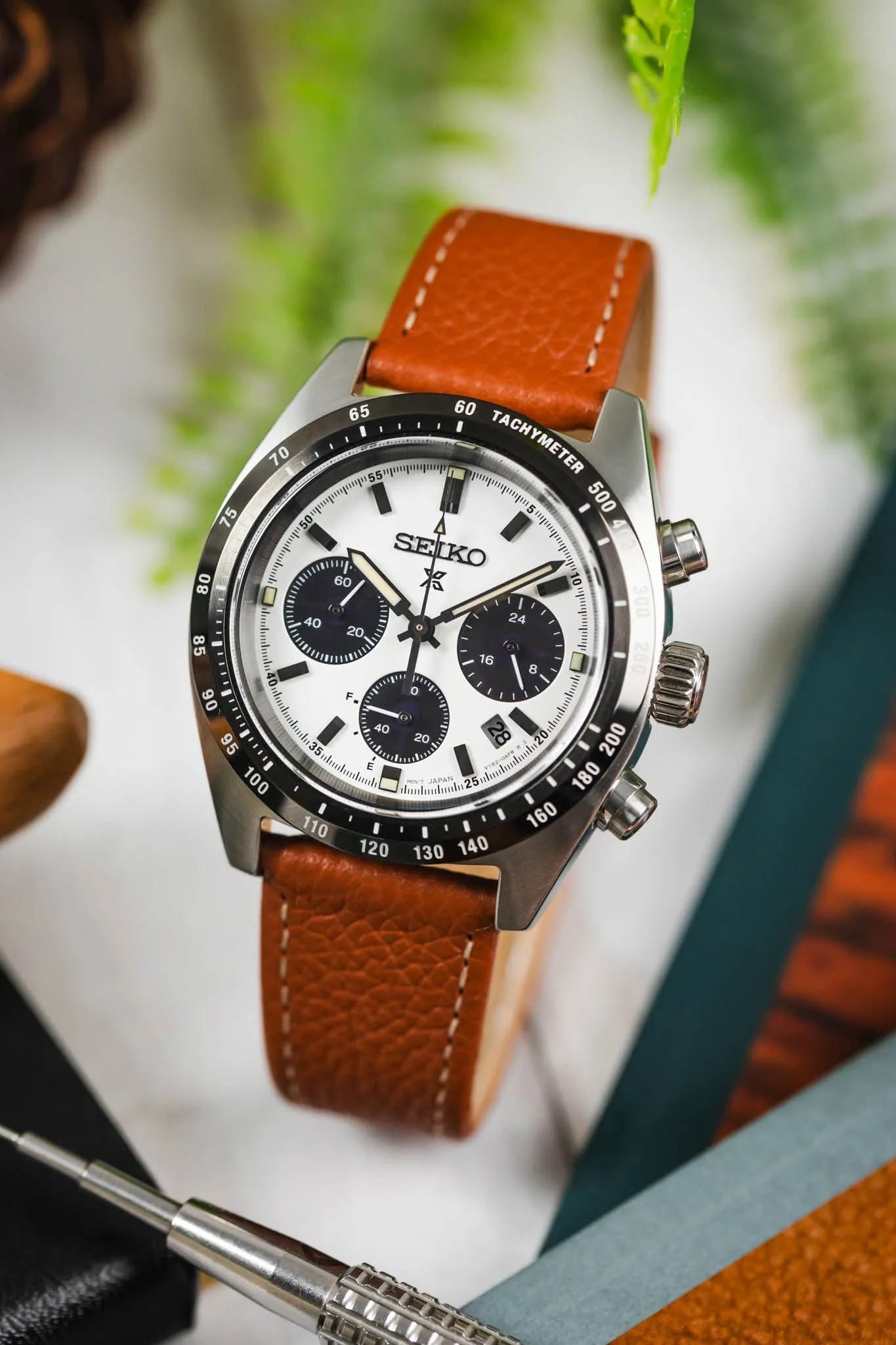 Hirsch BOLOGNA Quick-Release French-Style Textured Leather Watch Strap in GOLD BROWN