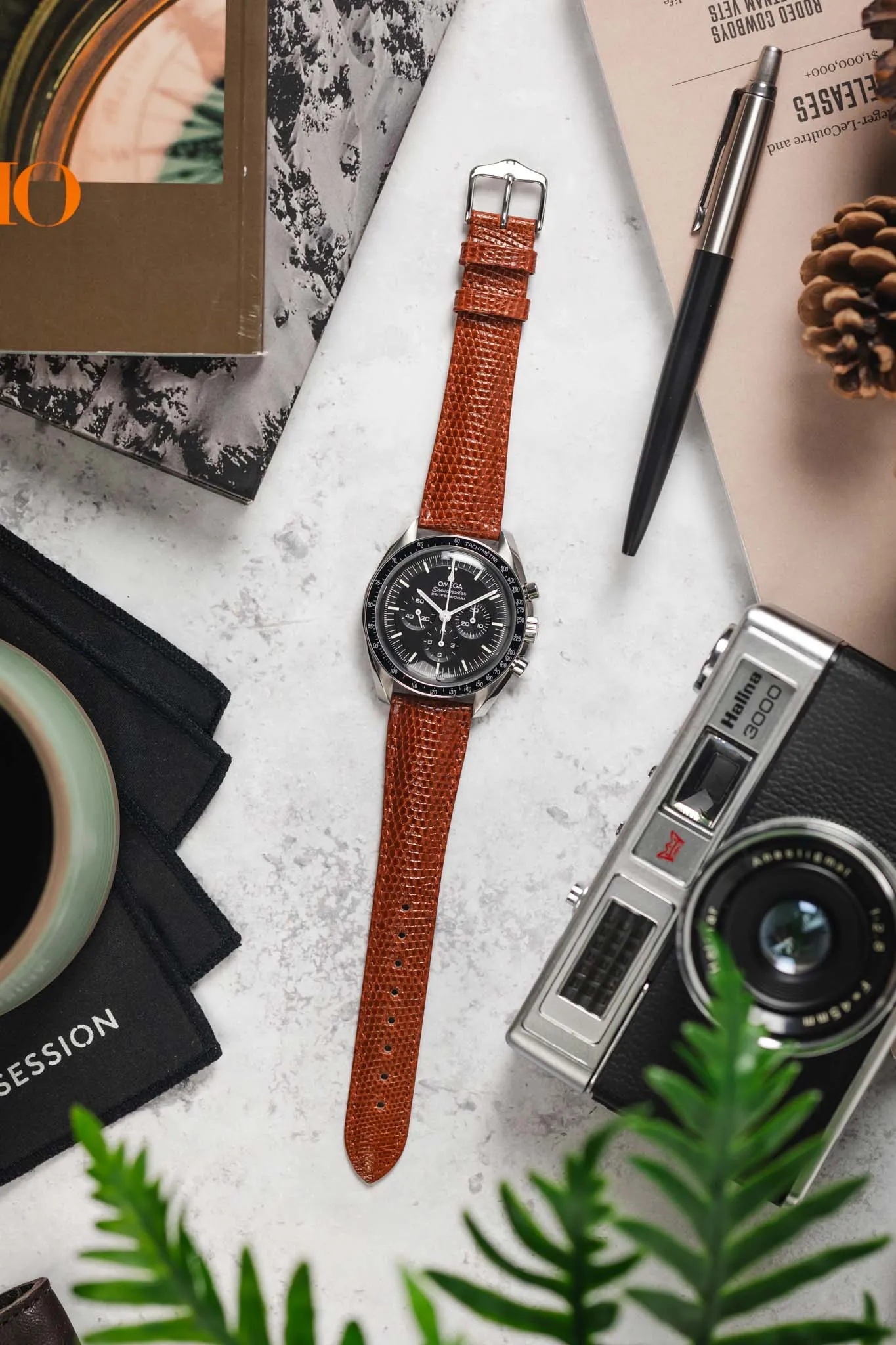 Hirsch LONDON Lizard Leather Watch Strap in GOLD BROWN