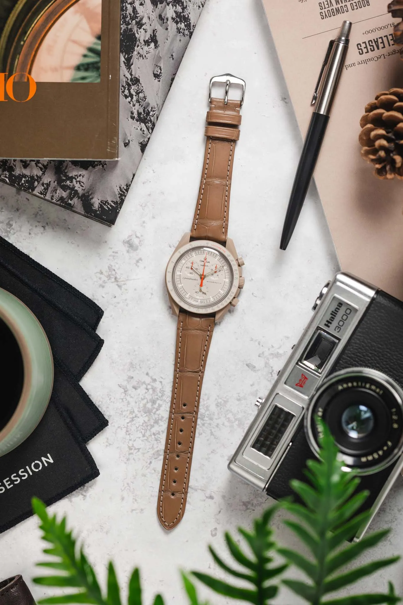 Hirsch LONDON Matt Alligator Leather Watch Strap in BEIGE