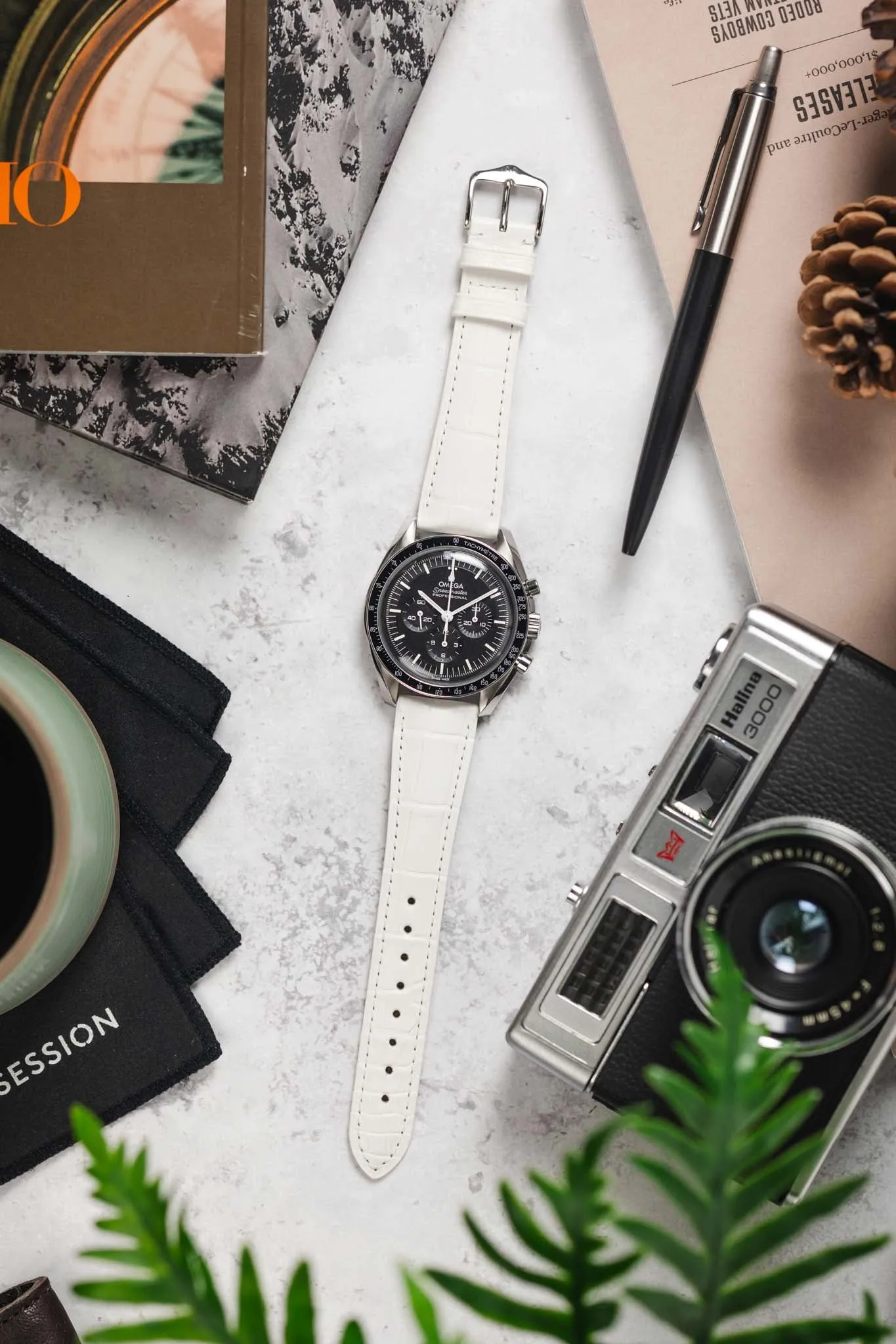 Hirsch LONDON Matt Alligator Leather Watch Strap in WHITE