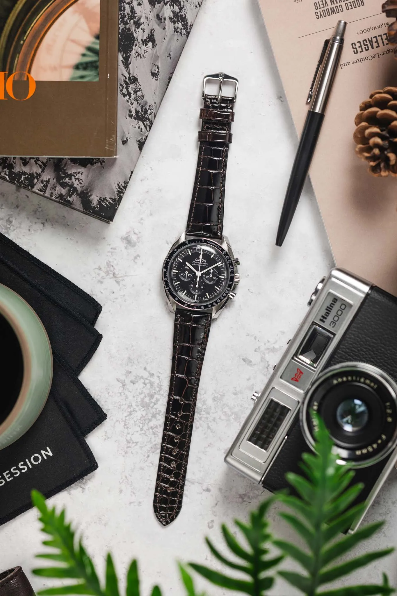 Hirsch LONDON Shiny Alligator Leather Watch Strap in BROWN