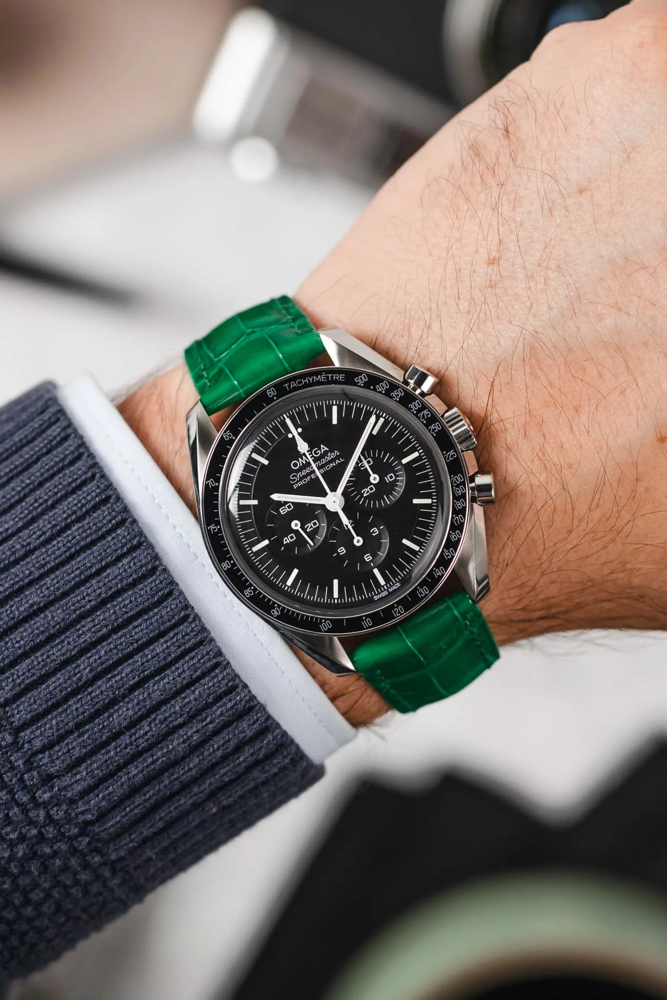 Hirsch LONDON Shiny Alligator Leather Watch Strap in GREEN