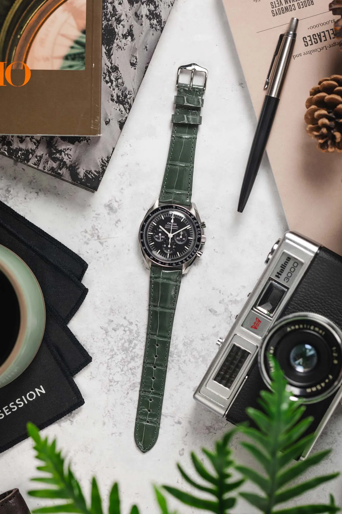 Hirsch LONDON Shiny Alligator Leather Watch Strap in GREY