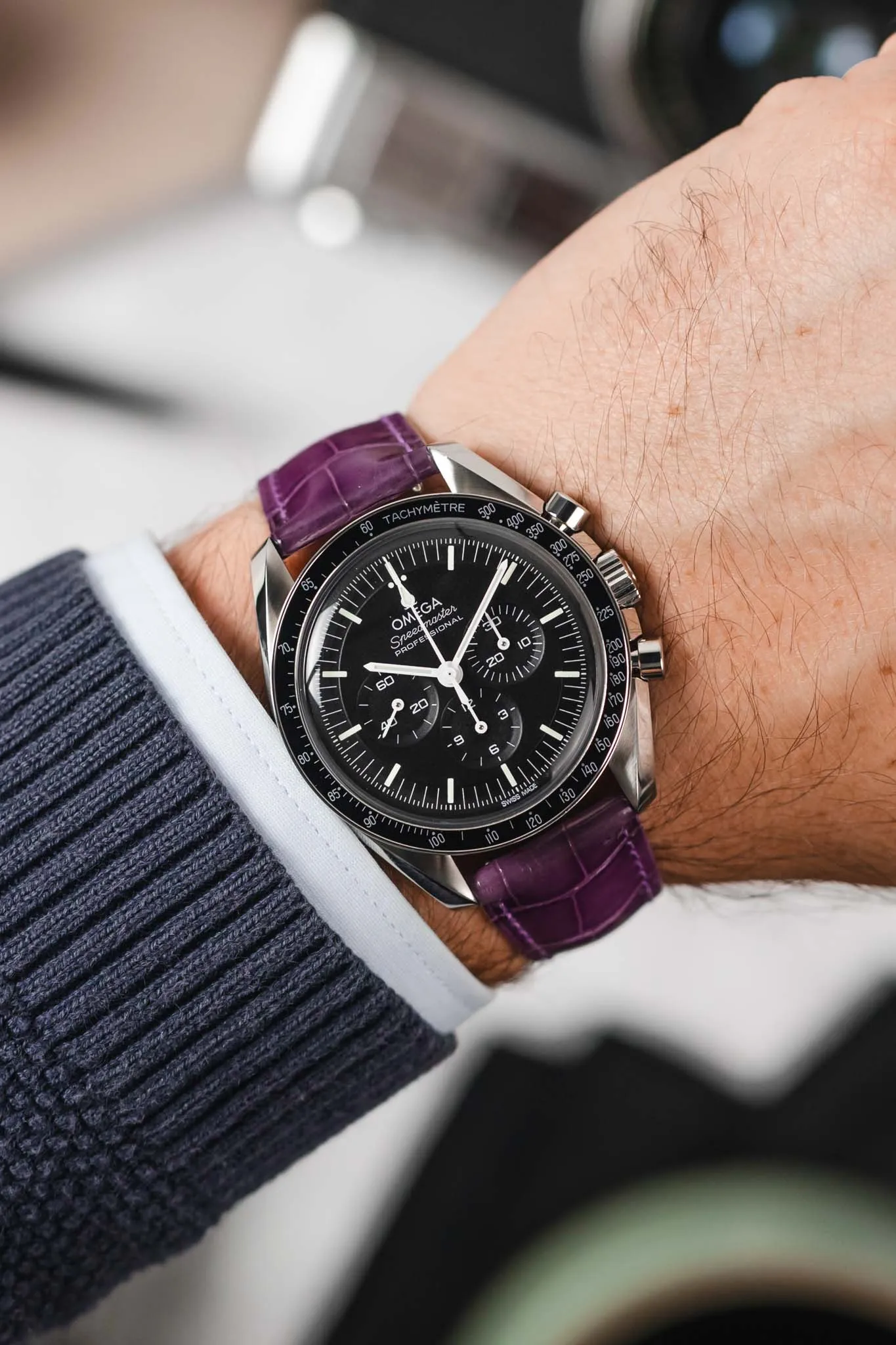 Hirsch LONDON Shiny Alligator Leather Watch Strap in VIOLET