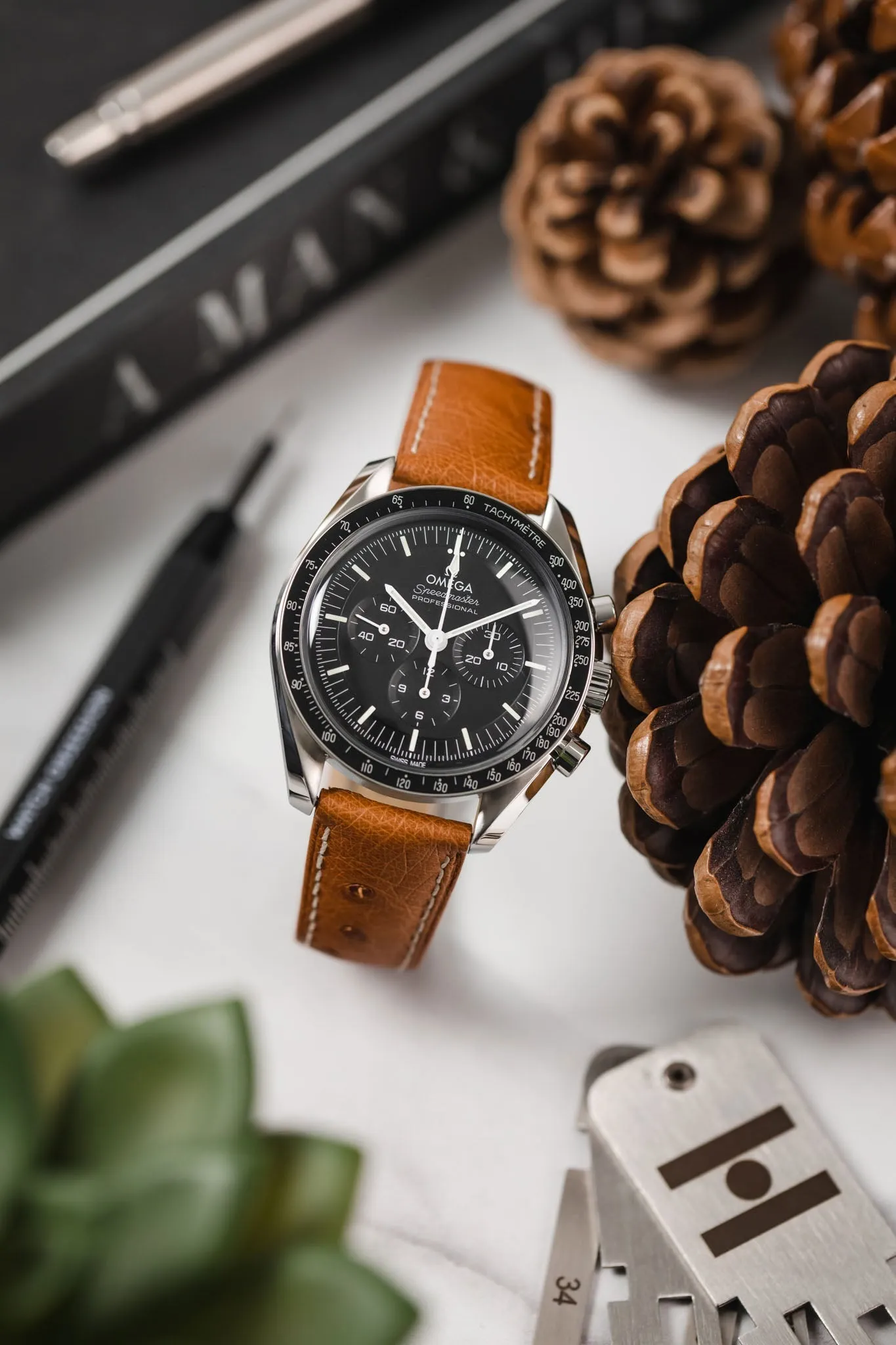 Hirsch MASSAI OSTRICH Leather Watch Strap in GOLD BROWN With WHITE Stitching