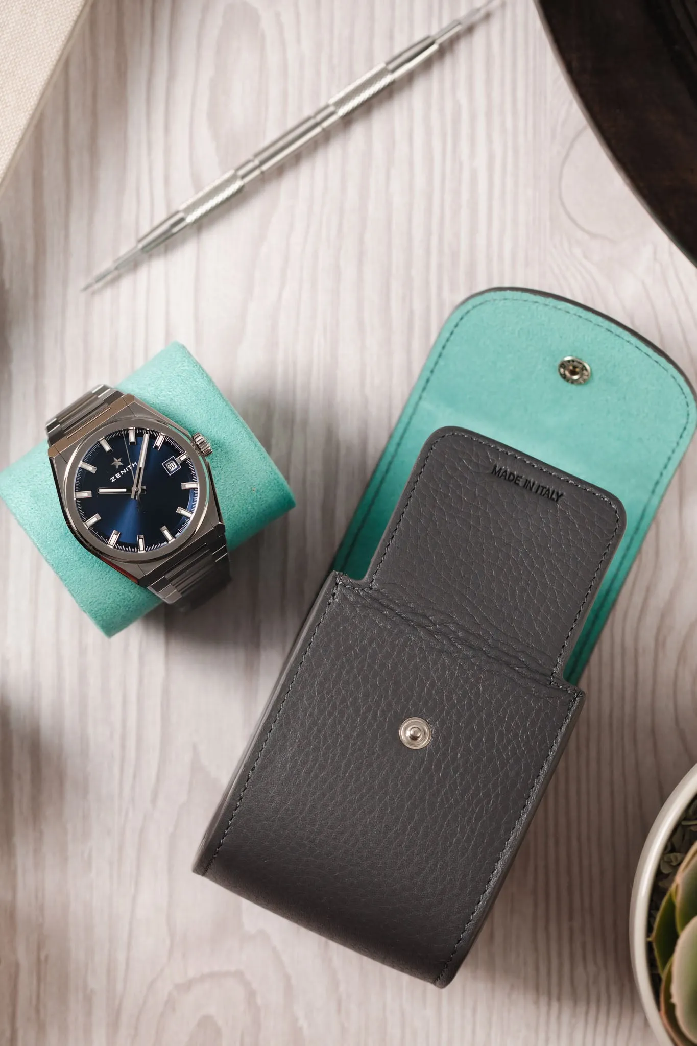 JPM Cubo Single Watch Leather Travel Case in GREY