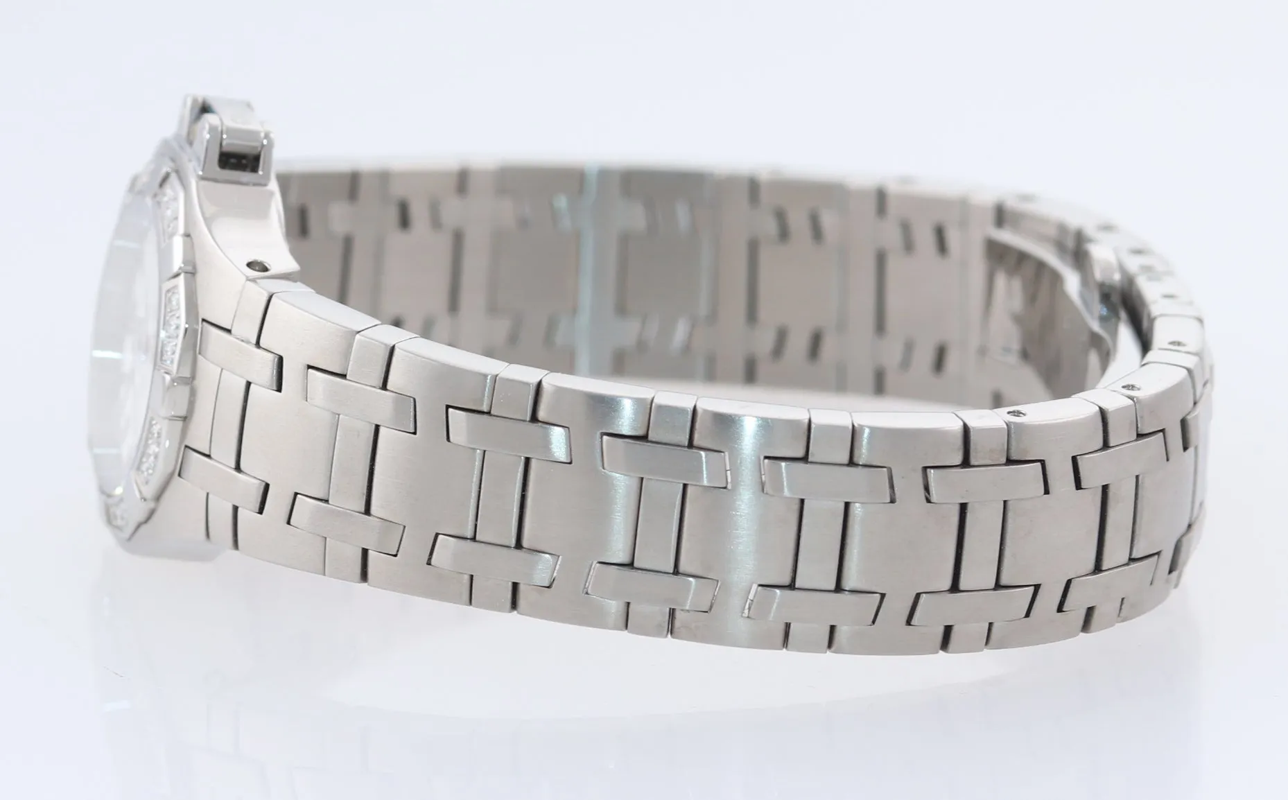 Ladies Concord Saratoga Stainless Steel Diamond Date Quartz Watch 14.36.1840