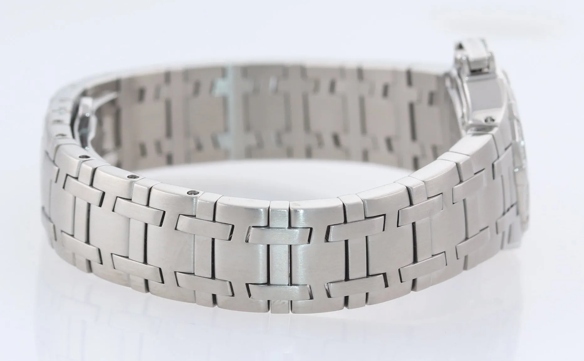 Ladies Concord Saratoga Stainless Steel Diamond Date Quartz Watch 14.36.1840