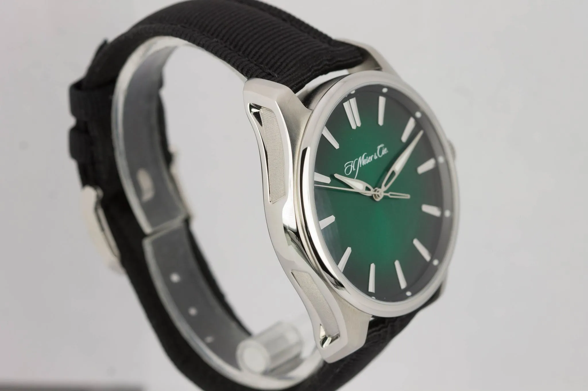 MINT H. Moser & Cie. Pioneer Centre Seconds Cosmic Green 42.8mm 3200-1202 Watch