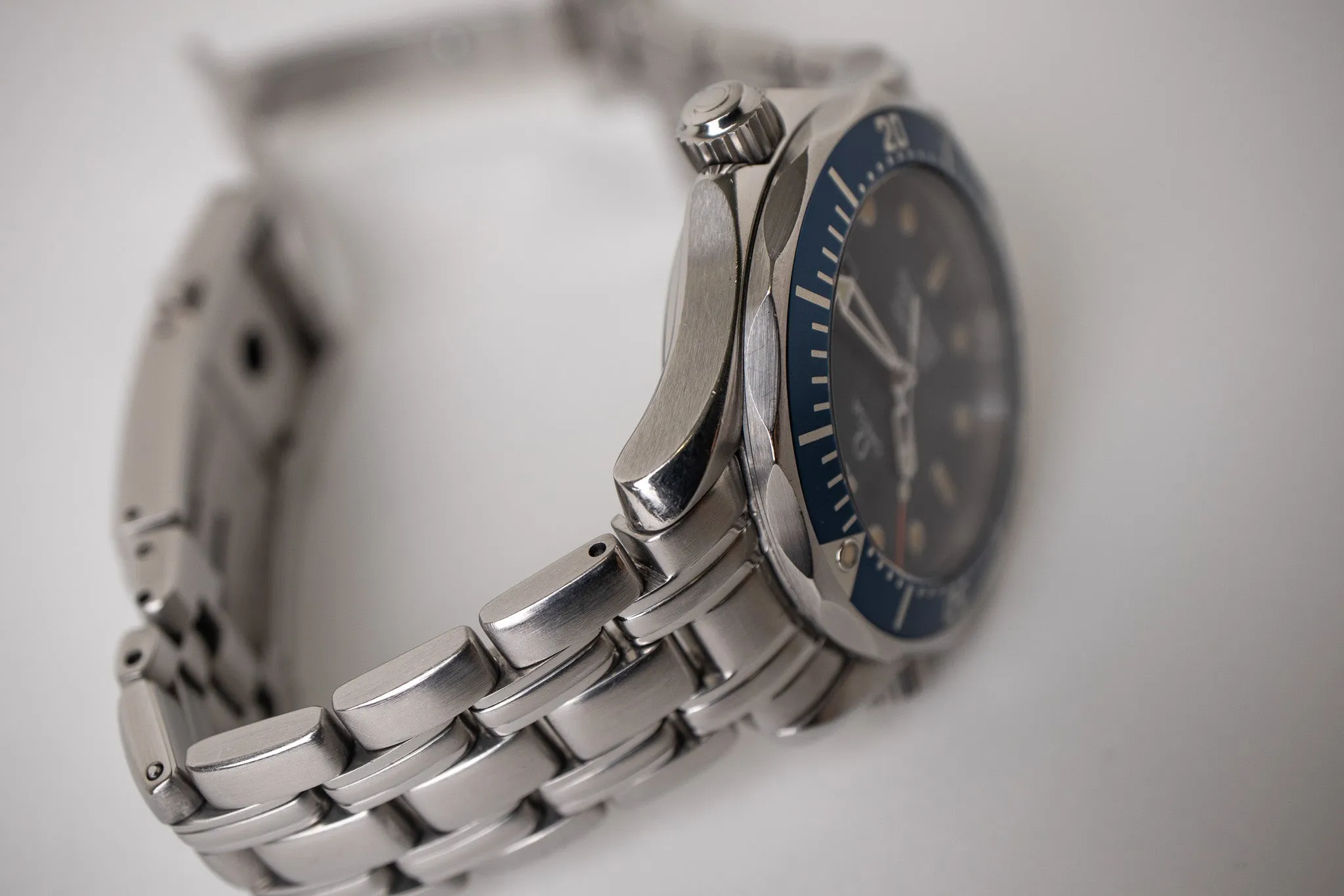 Omega Seamaster Midsize 2561.80