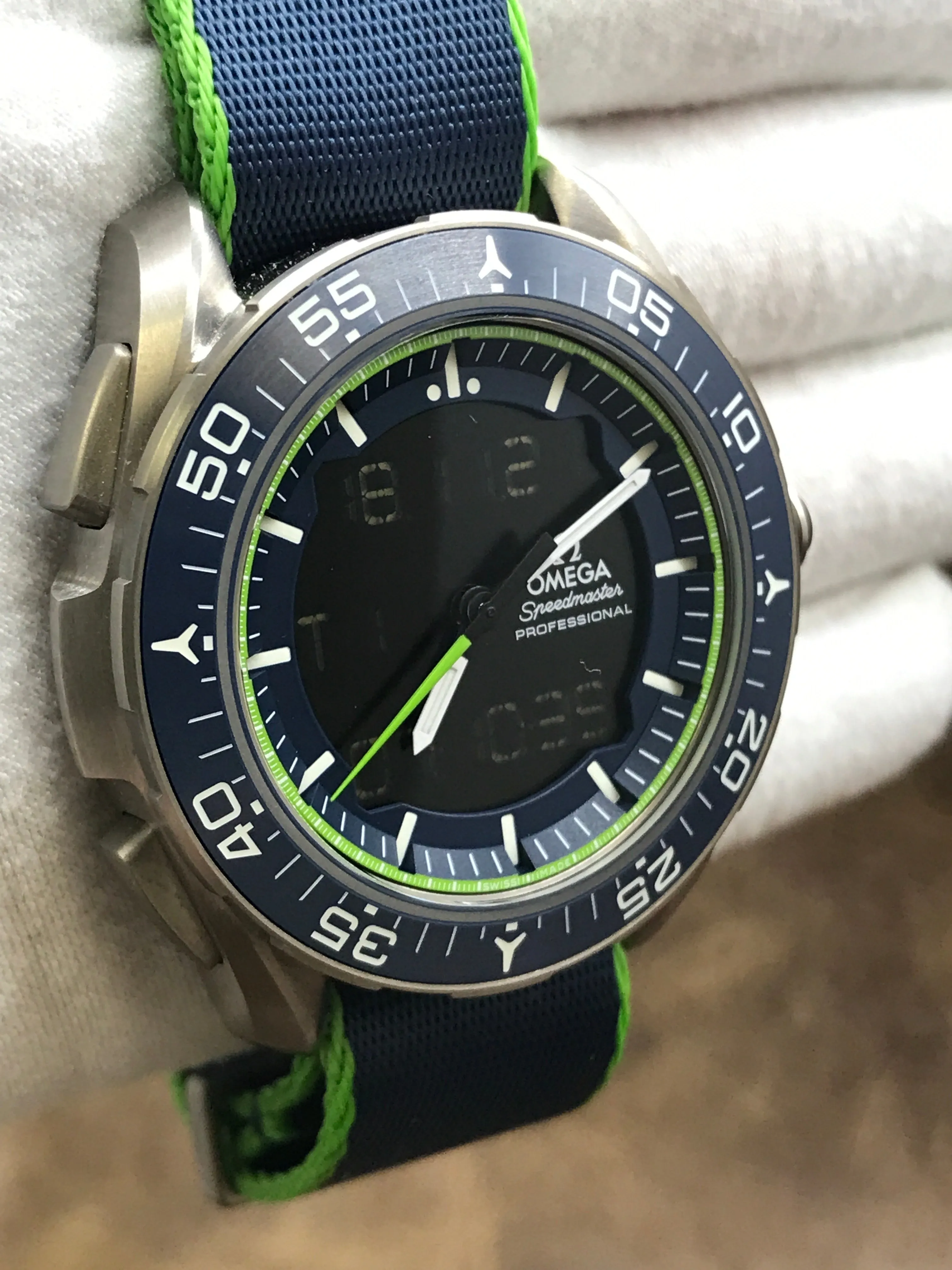 Omega Skywalker X 33 Chronograph Speedmaster 318.92.45.79.03.001 Black Dial Quartz Men's Watch