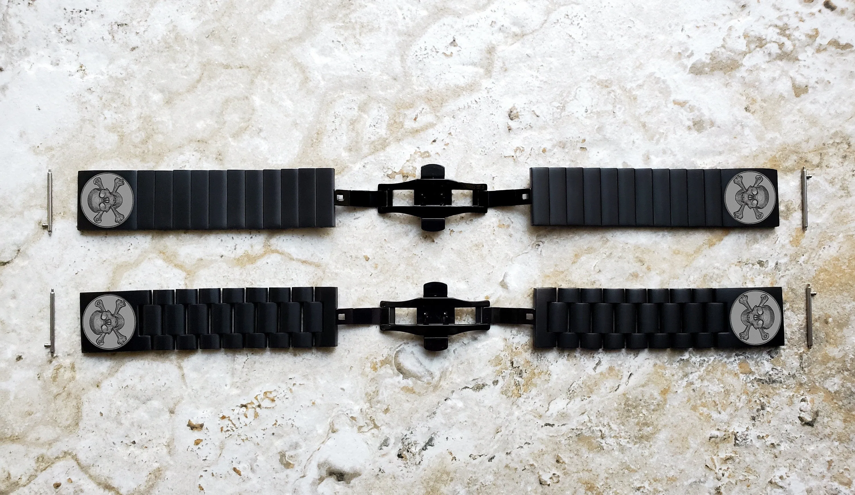 Skull Engraved Watch Band for 22mm Width Lugs Traditional Casual Luxury and Smartwatches Black Color Stainless Steel Strap Bracelet SC2