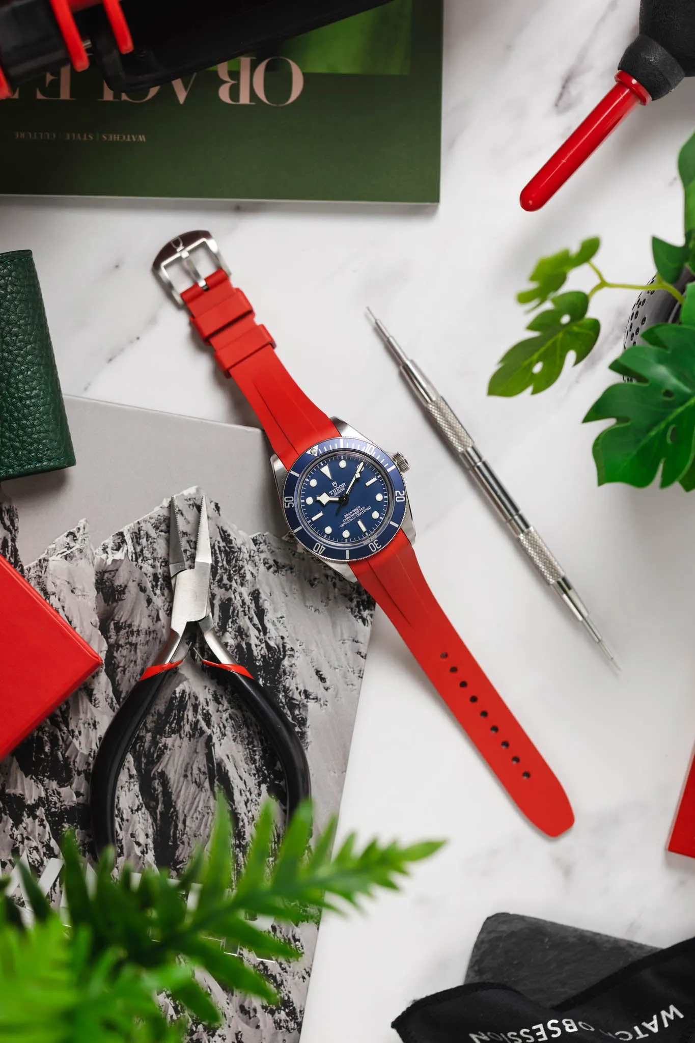 VANGUARD Integrated Rubber Watch Strap for Tudor Black Bay 58 in RED