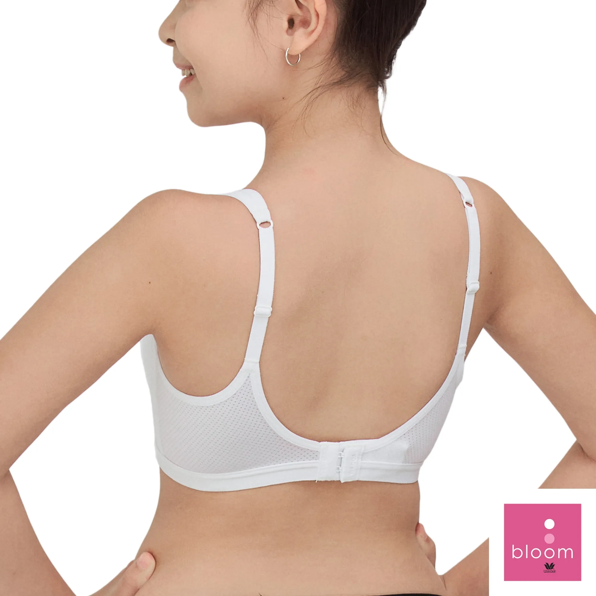 Wacoal Bloom Step 3 ชุดชั้นในสำหรับเด็ก เสื้อในเด็กไม่มีโครง ดีไซน์สปอร์ต รุ่น WB1N06